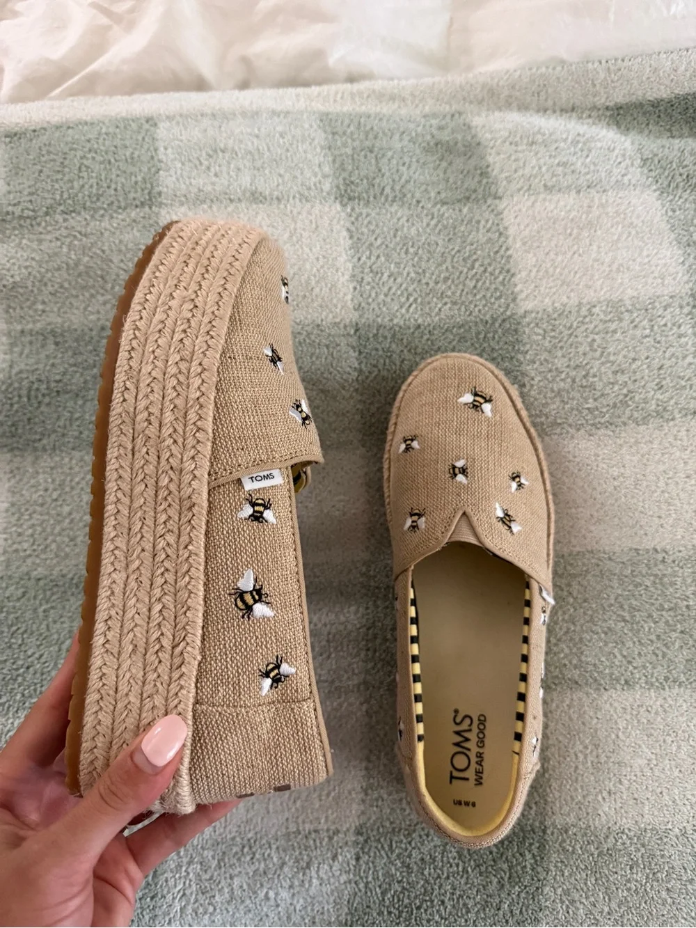 TOMS Beige Canvas Bee Embroidered Espadrille Platform Slip-Ons